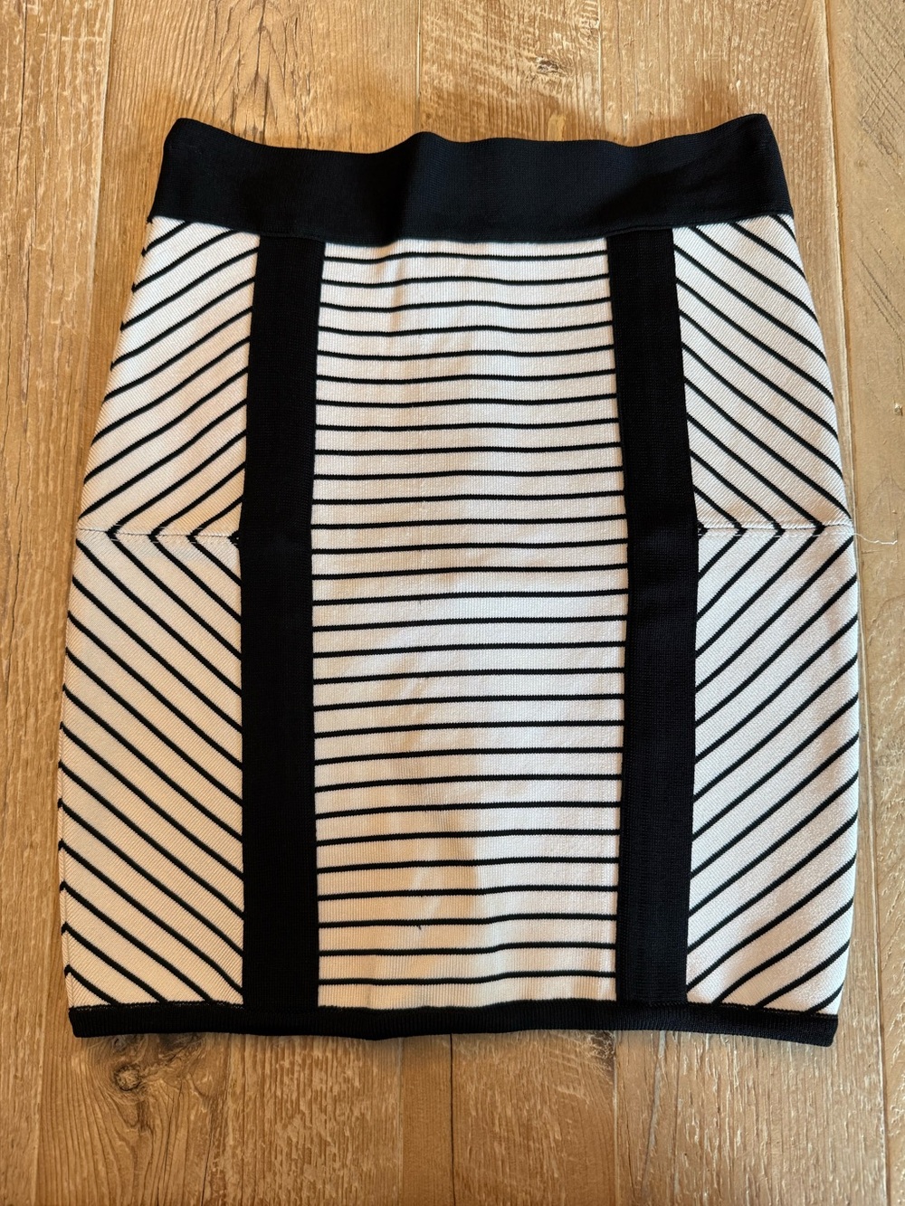 bebe Black and White Striped Pencil Mini Skirt XS